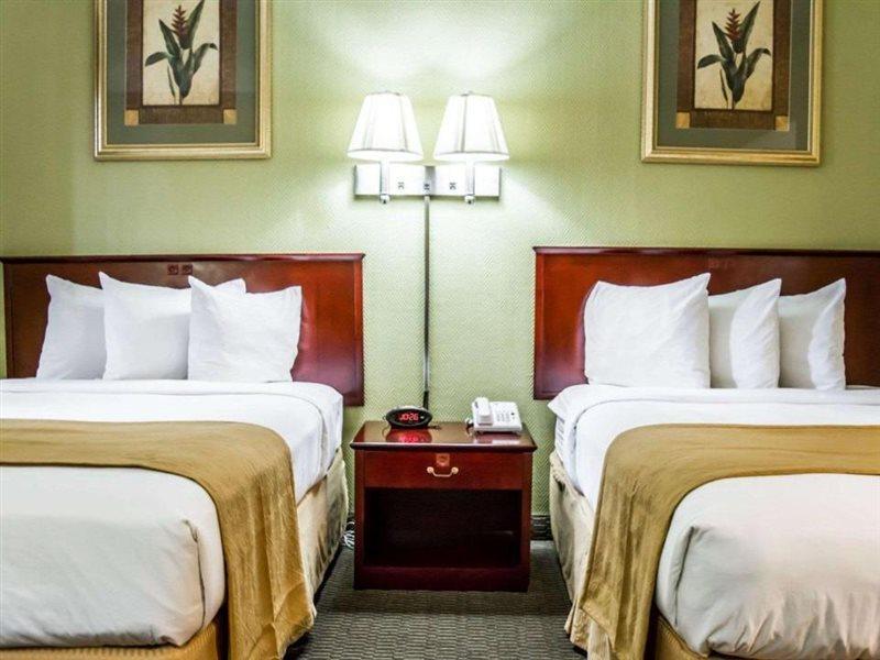 Quality Inn Airport - Cruise Port Тампа Экстерьер фото