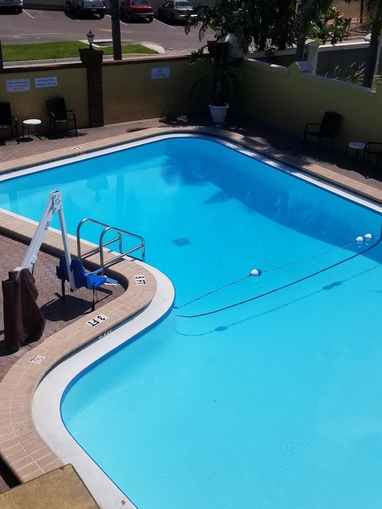 Quality Inn Airport - Cruise Port Тампа Экстерьер фото