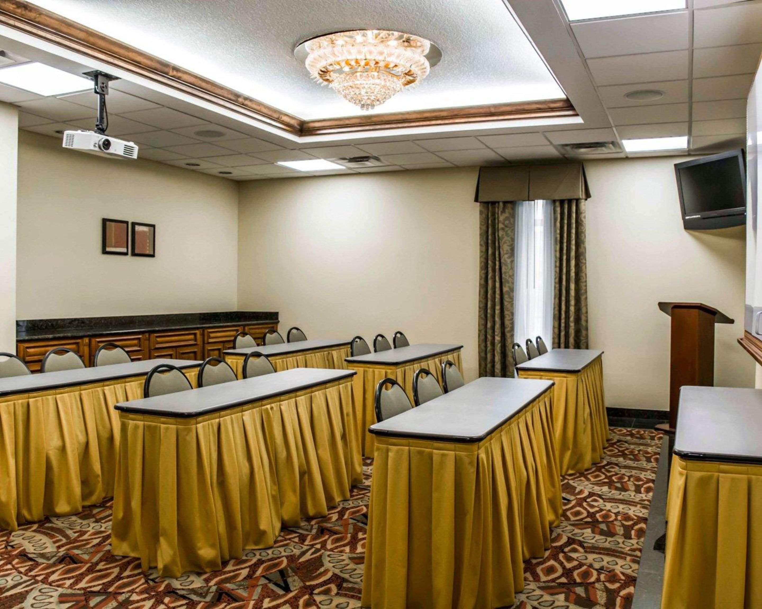 Quality Inn Airport - Cruise Port Тампа Экстерьер фото