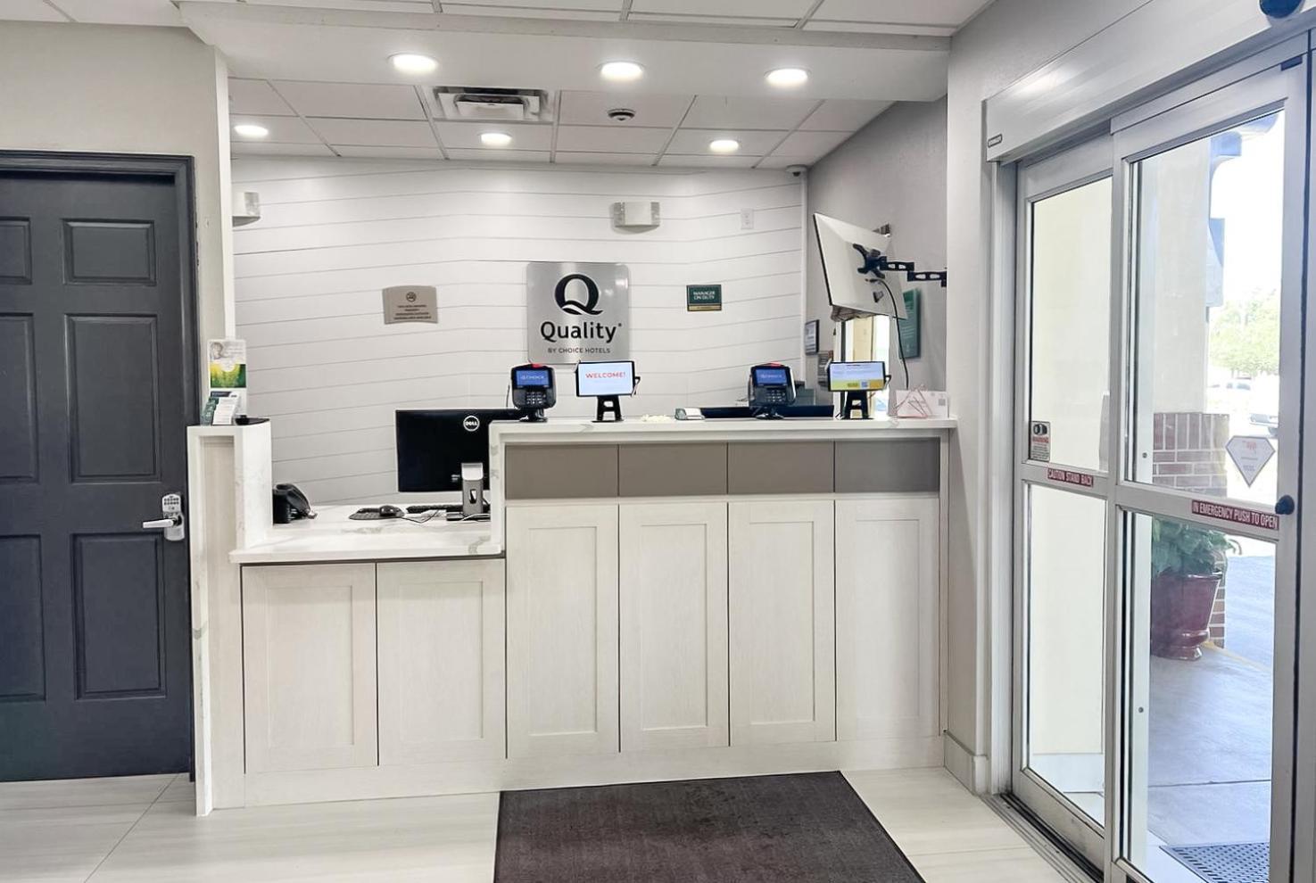 Quality Inn Airport - Cruise Port Тампа Экстерьер фото