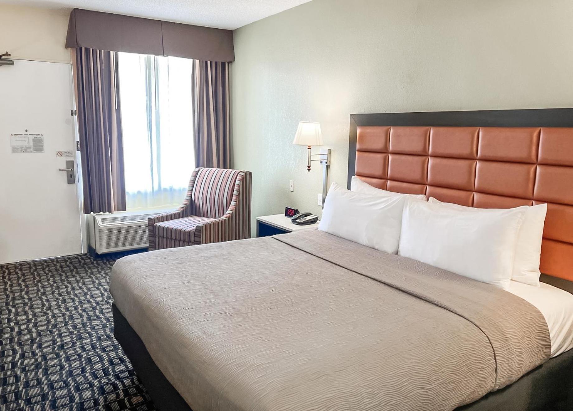Quality Inn Airport - Cruise Port Тампа Экстерьер фото
