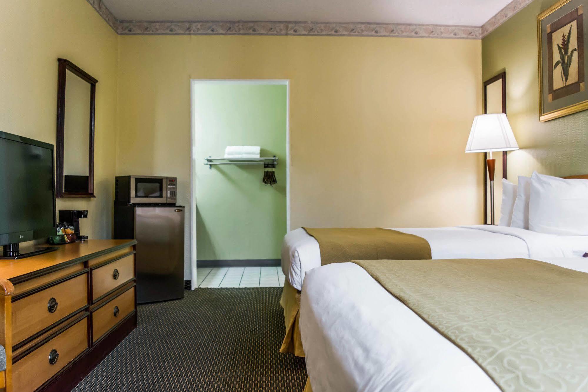 Quality Inn Airport - Cruise Port Тампа Экстерьер фото